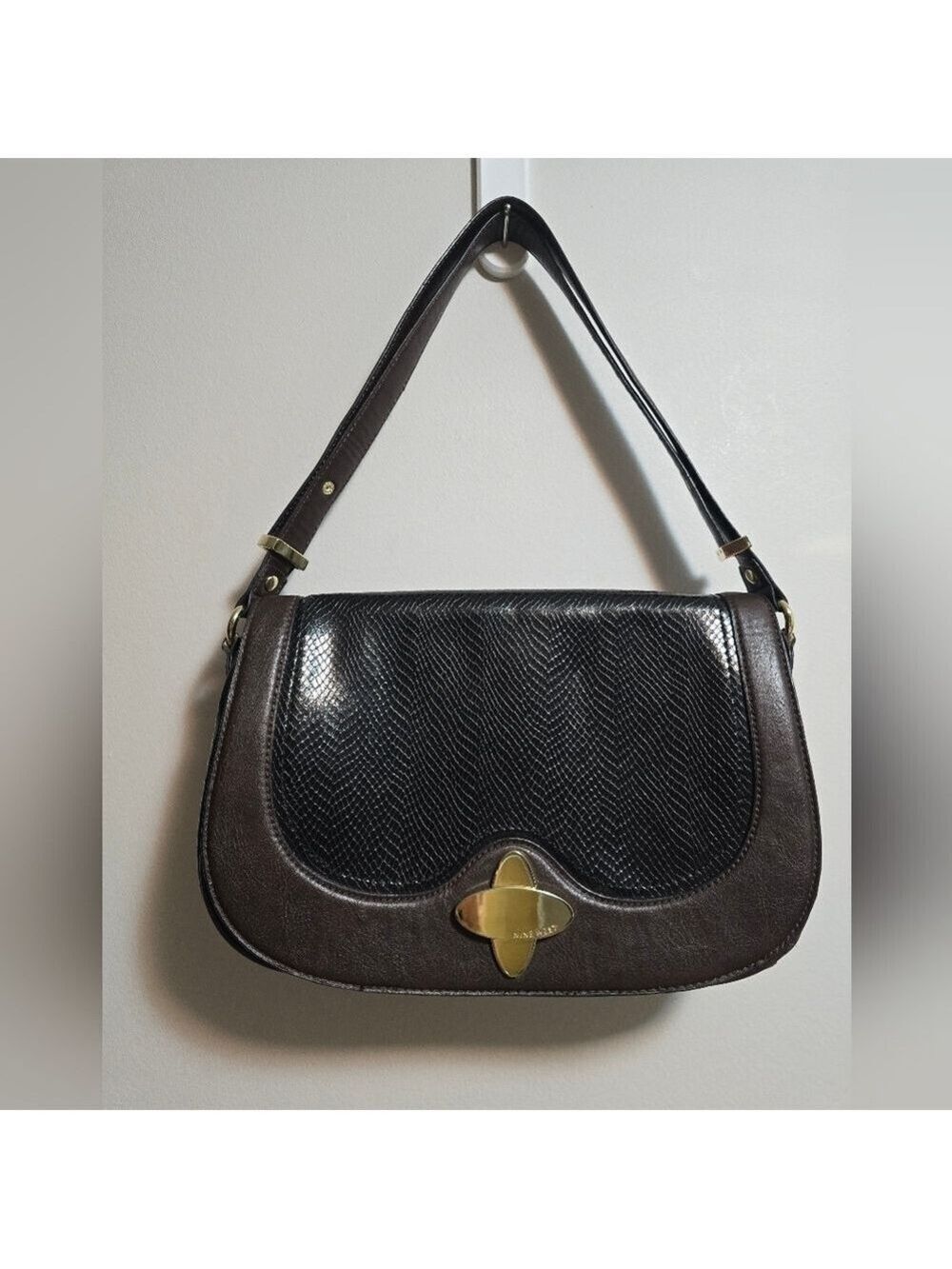 Vintage nine west faux leather shoulder handbags